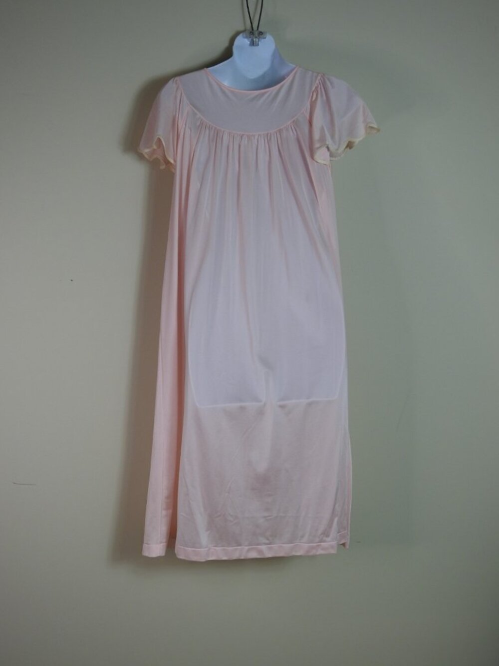 Vintage Shadowline Pink Embroidered Flutter Sleeve Nightgown Med USA Made Soft - Picture 10 of 13